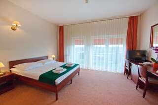 Отель Hotel Kameralny Кельце Двухместный номер Делюкс с 1 кроватью или 2 отдельными кроватями-1